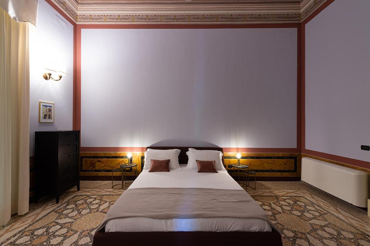 Bed and Breakfast Palazzo Francesco Grassi Aradeo Exterior foto