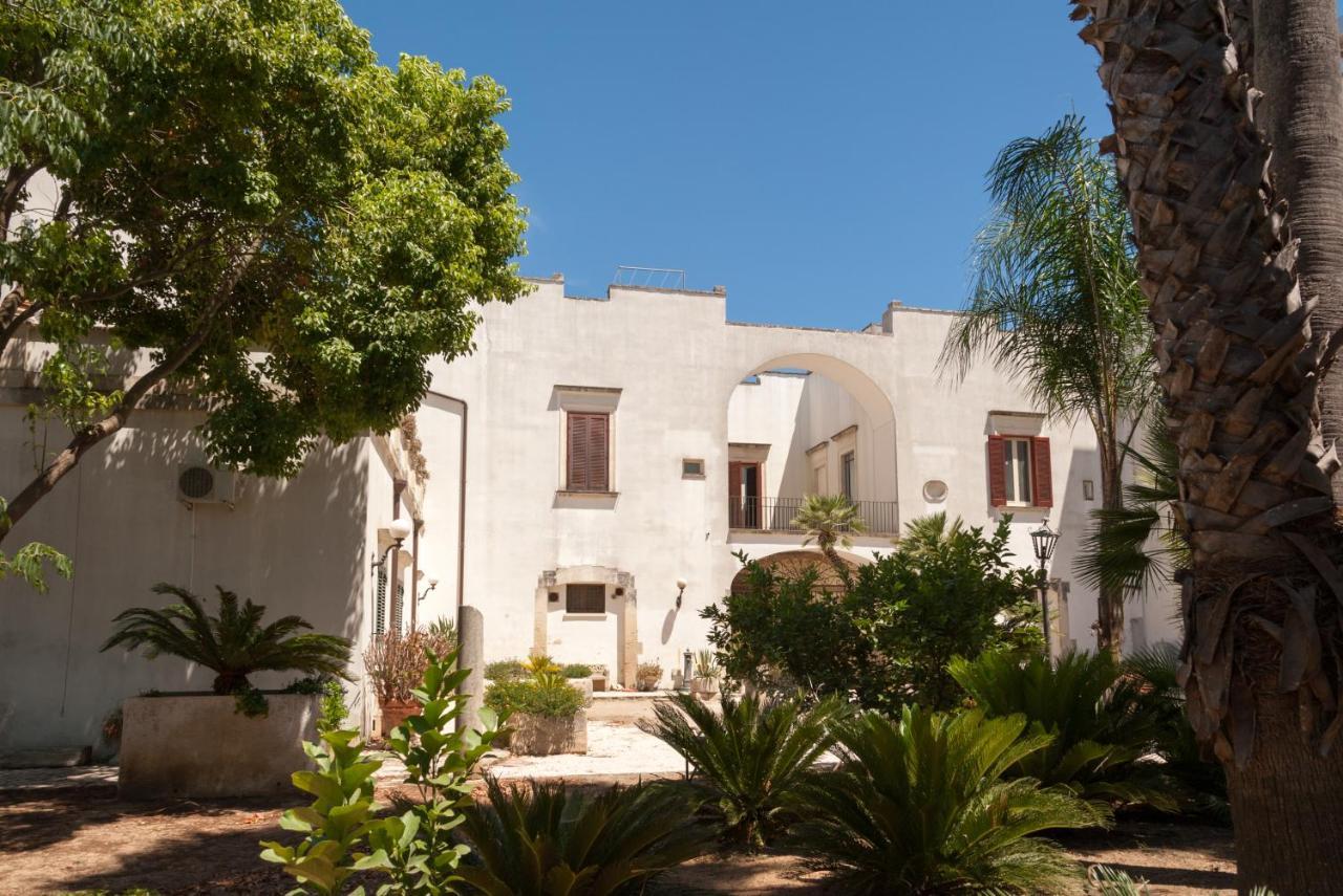 Bed and Breakfast Palazzo Francesco Grassi Aradeo Exterior foto